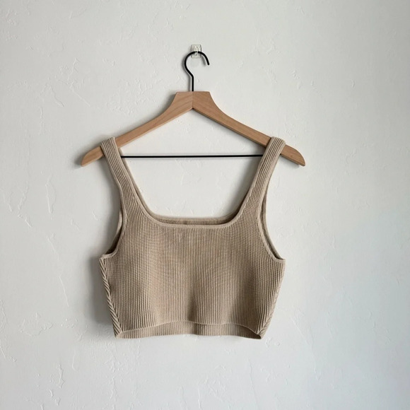 Aritzia Babaton Sculpt Knit Squareneck Cropped Tank Tan
Size L - Picture 8 of 10